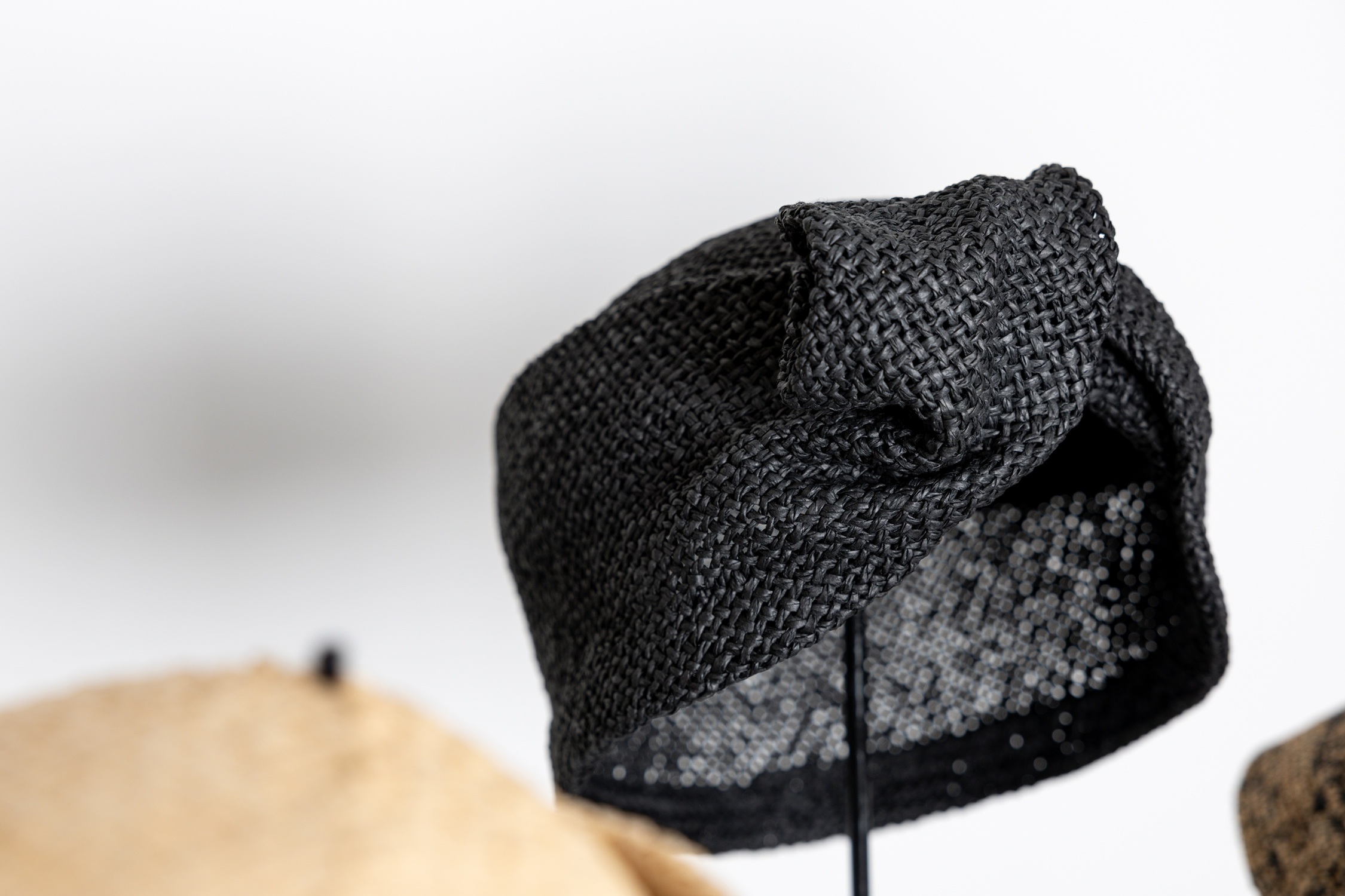  Turbante Carta ritorta nera